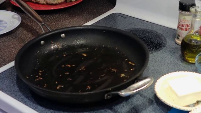 STEPHANIE'S CHICKEN FLORENTINE смотреть онлайн