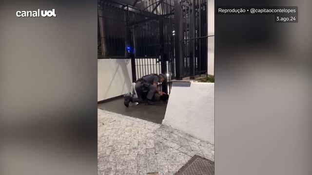 Suspeita de injúria racial dá tapa no rosto de PM no bairro de Perdizes, em São Paulo; veja vídeo смотреть онлайн