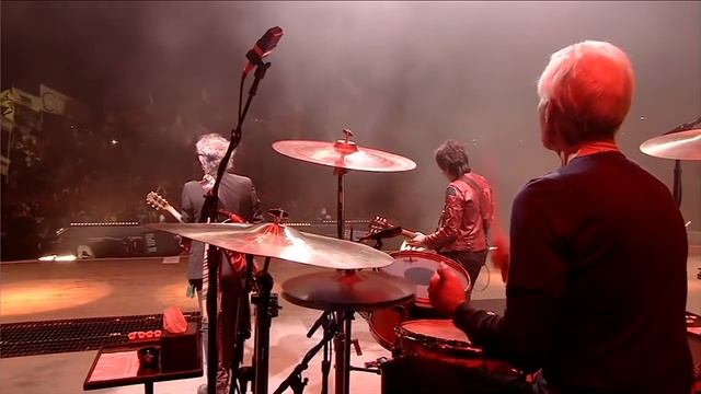 The Rolling Stones - Gimme Shelter @ Glastonbury [HQ] смотреть онлайн