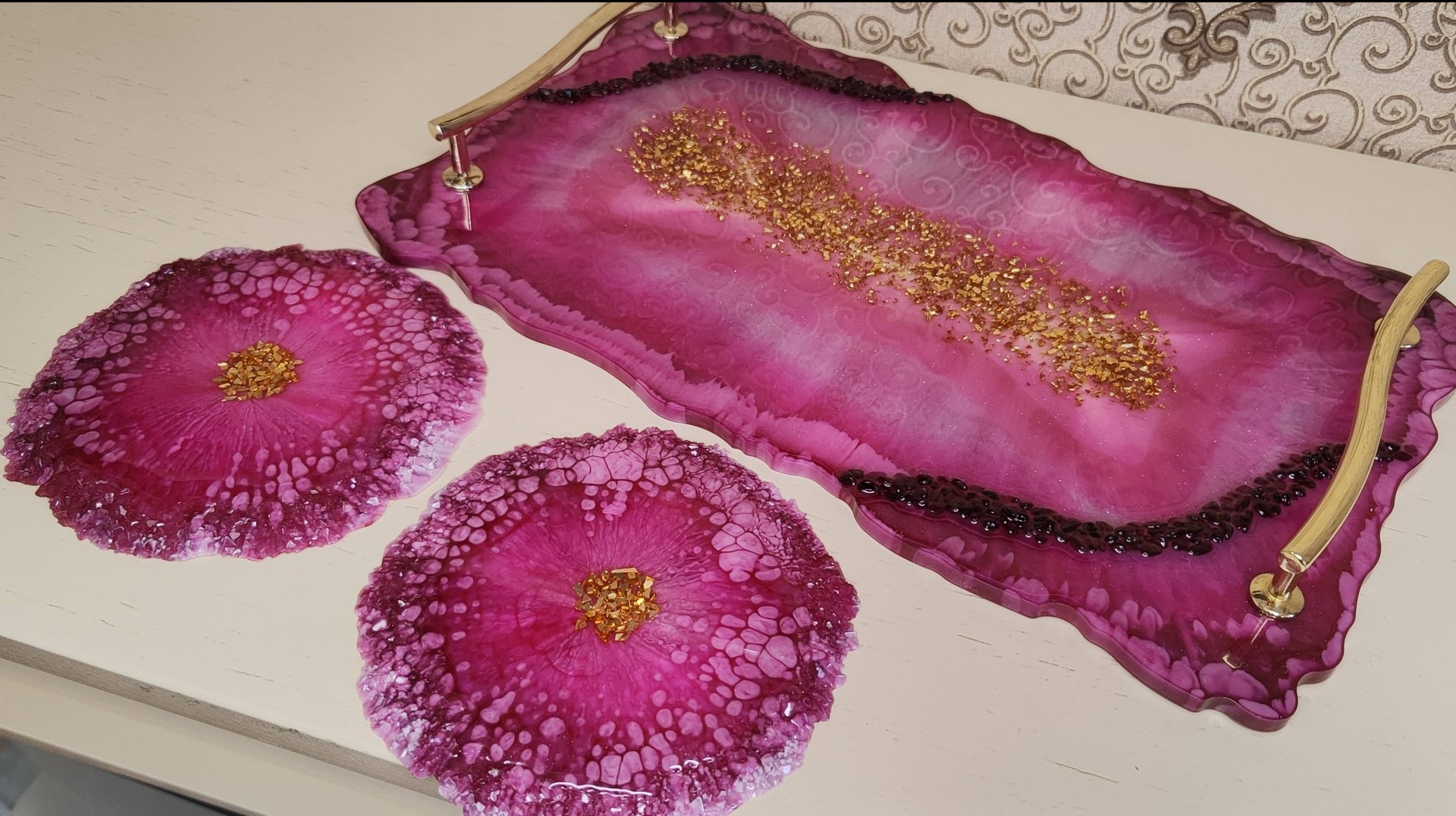 Набор поднос и 2 подстаканника из эпоксидной смолы смотреть онлайн