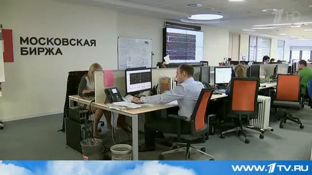Цены на нефть на мировых биржах сегодня продолжили свой рост. смотреть онлайн