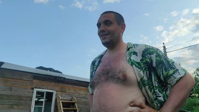 Сделали полив на 4 грядки.
Жарим кусок мяса на углях смотреть онлайн