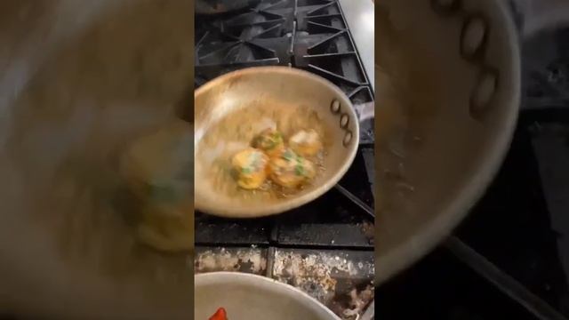 Pan Seared Scallops With Cauliflower Puree, Succotash, Watercress and Garlic Butter Sauce #shorts смотреть онлайн