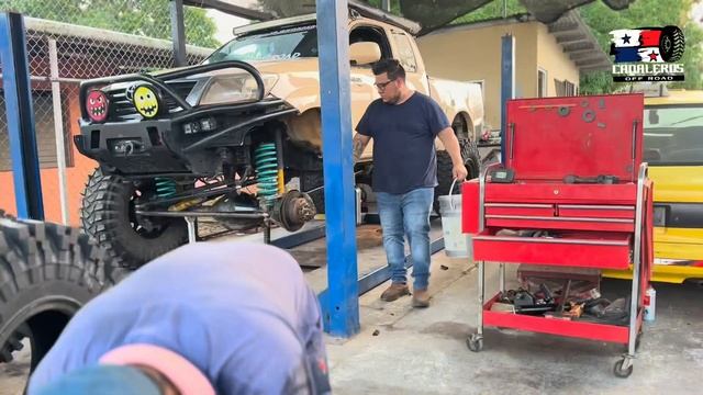 LLANTAS MAXXIS TREPADOR VS JOURNEY 40’’ Toyota Hilux Extra Cab  CANALEROS OFF ROAD 4x4 Rutas