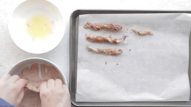 Cinnamon Twists - 4 Ingredient Puff Pastry Dessert смотреть онлайн