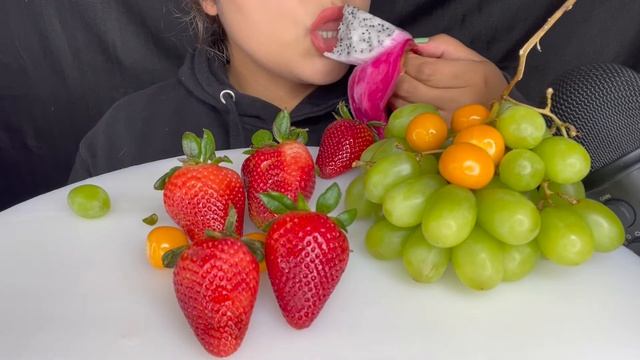 ASMR FRUIT PLATTER MUKBANG DRAGON FRUIT, Grapes, Golden Berries, Strawberry *eating sounds смотреть онлайн