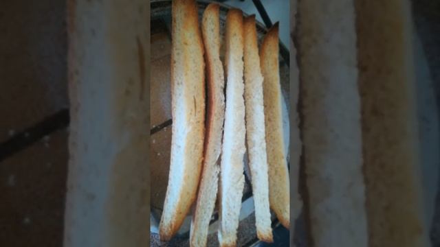 Из простого батона, Когда хочется вкусно и просто, подходит к пиву #LadyDeutschland #shorts #еда смотреть онлайн