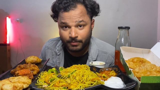 Momos & Mojito📍Chicken , Fish & Veg Momos , Singapore Noodles , Mint Mojito смотреть онлайн