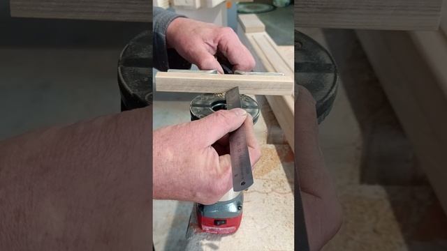 Простой столб ясень (лестница)