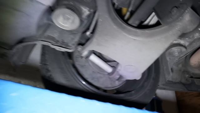 BMW E39 M5 - Oil Change & Oil Level Sensor Replacement смотреть онлайн
