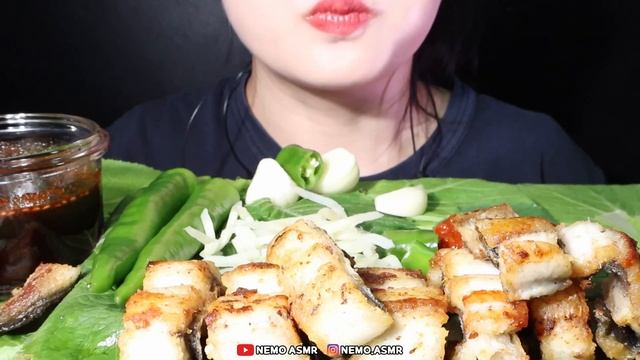 ASMR CRISPY GRILLED EEL 바삭한 장어구이 먹방 👂 EATING SOUNDS MUKBANG смотреть онлайн