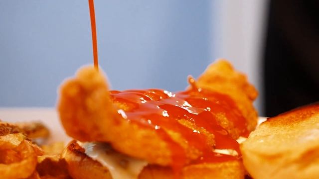 Hot Honey Catfish Sandwich with Krinkle Cut Fries and Homemade Tartar Sauce. смотреть онлайн