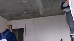 Рабочий процесс 15мин работы по монтажу провода по потолку с использованием монтажного пистолета tou