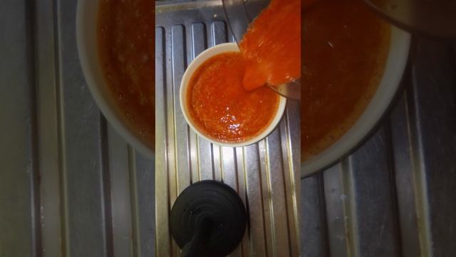 Outcome of blended cucumber 🥒 + shombo pepper🌶️🌶️🌶️ = Tomatoes puree смотреть онлайн