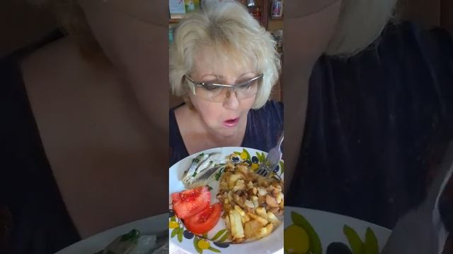 💥GO В СССР💥КАРТОШЕЧКА С СЕЛЁДОЧКОЙ💥#мукбанг #еда #mukbang смотреть онлайн