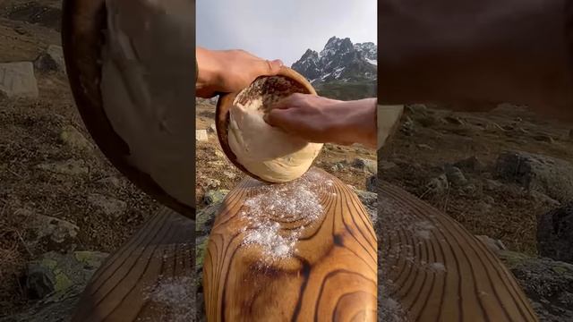 Dağda Sucuk Hamburger 🍔 ⧸ cooking beef sausage burgers on the mountain смотреть онлайн