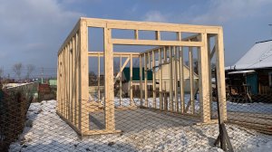 возводим стены каркасного гаража размером 5 метров на 7 метров с высотой потолков 3.2 метра