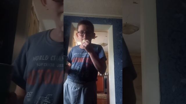 ПРОБУЮ ЧИПСО-ДИСКИ СО СМЕТАНОЙ И ЗЕЛЕНЬЮ ОТ LAVA A4 LAVA ВЛАДА А4 смотреть онлайн