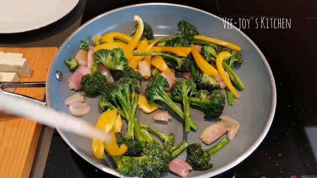 Udon noodles special recipe #vegan #tofurecipe #cookingmom #udonnoodles смотреть онлайн