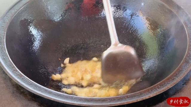 Giant Fish, Pig Intestine Iron Pot Stew! Super Delicious, Real Fresh! | Uncle Rural Gourmet смотреть онлайн