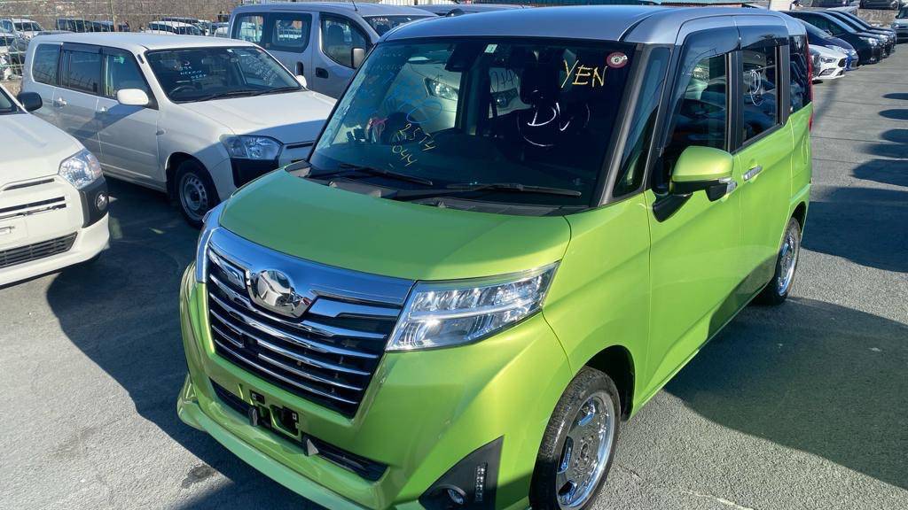 Toyota Roomy авто за 1 млн