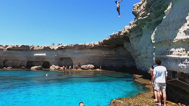 Королевские морские пещеры, Кипр смотреть онлайн