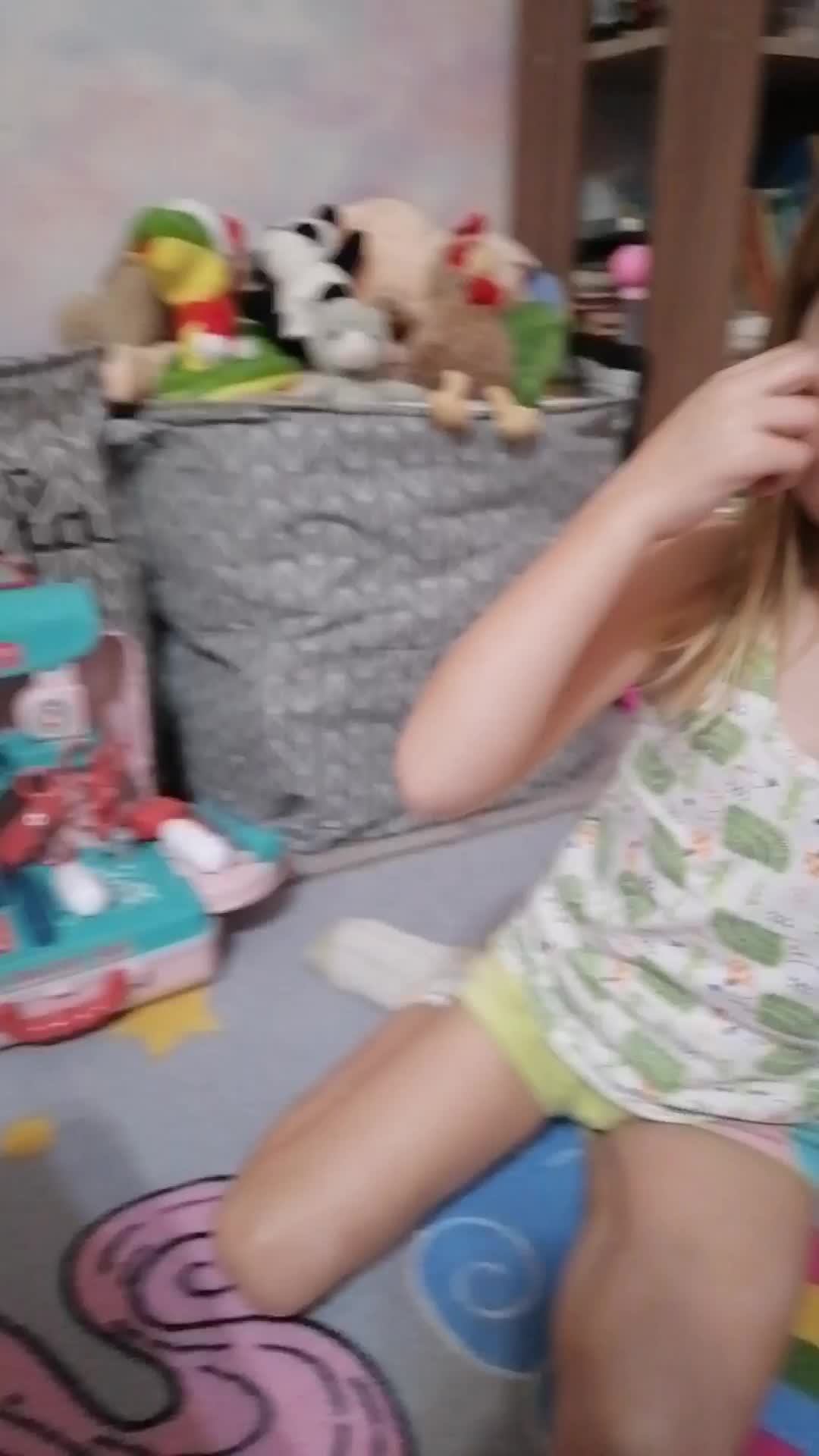 ПРОДОЛЖАЕМ ОБЗОР НА ПОДАРКИ смотреть онлайн
