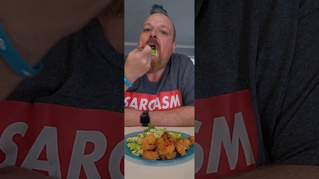 Nashville hot shrimp caesar salad #shorts смотреть онлайн