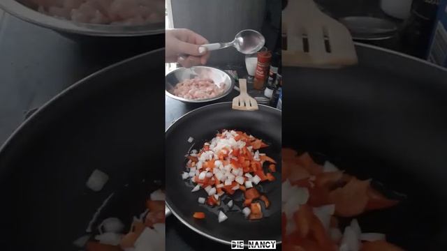 🤗Basmatireis mit Hähnchengeschnetzeltes in cremiger Paprikasoße🤗 #rezept #rezeptideen #paprika смотреть онлайн