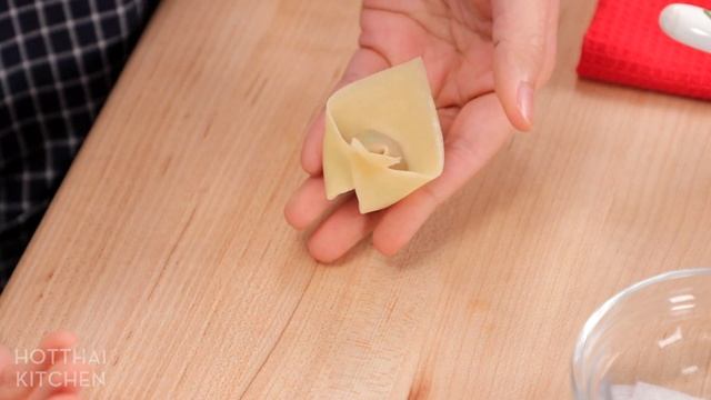 Fried Wontons Recipe สูตรเกี๊ยวทอด | Thai Recipes смотреть онлайн