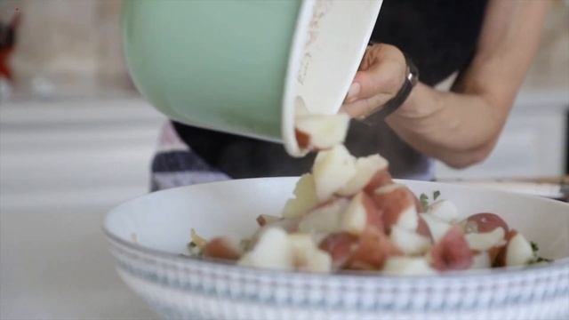 Մոլոկանի Թթվով Կարտոֆիլով Ուտեստ - Heghineh Cooking Show in Armenian смотреть онлайн