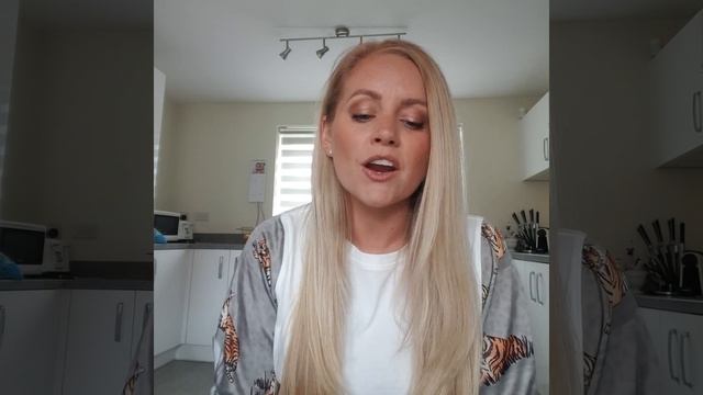 Castles - Freya Ridings (cover) смотреть онлайн