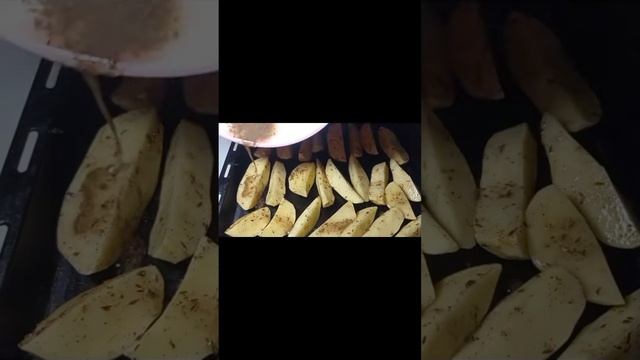 Картошка по-деревенски в духовке за 30 минут 😋 смотреть онлайн