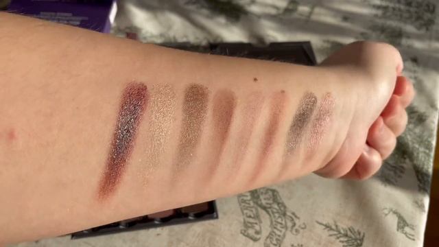 Viseart CASHMERIE CHARMEUSE ÉTENDU Hand Swatches