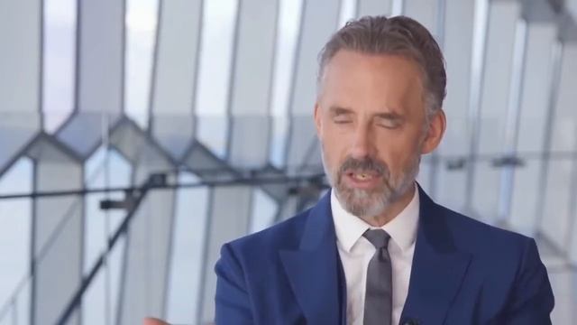 Jordan Peterson: You should be afraid to take risks. смотреть онлайн