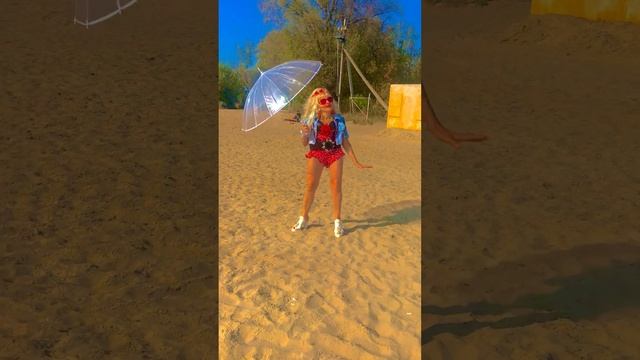 Падаю. #lenaleto #москва #москвасити #питер #elenazhelankina #мировыехиты #хит #эгромжан #танцую смотреть онлайн