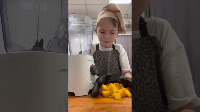 Сделал MANGO SHAKE🥭😅#shorts смотреть онлайн