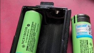 Рация BAOFENG UV-5R с аккумуляторами 18650.