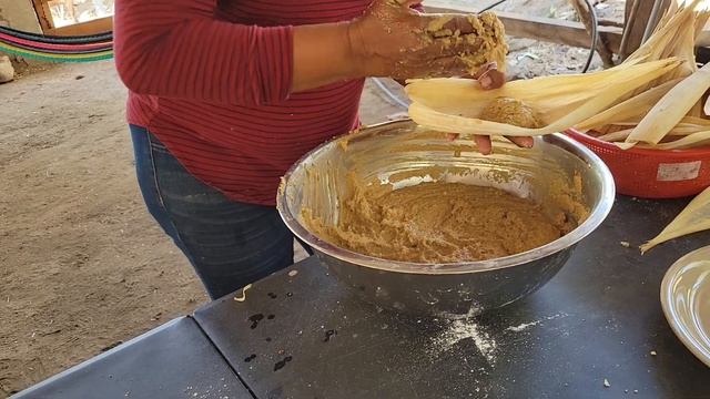 Deliciosos y muy sabrosos tamales sordos estilo Finca Anaheim. смотреть онлайн
