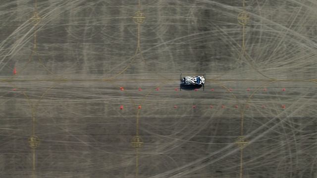 NIO ET9 тест устойчивость на скорости 160 км/ч смотреть онлайн