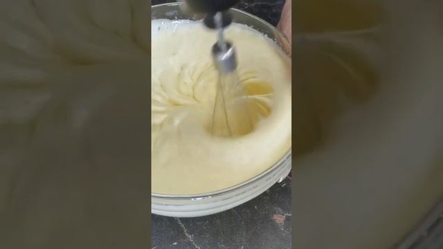 Пирог с какао! Быстро и вкусно! Подписывайтесь на мой канал!🥞#shorts смотреть онлайн
