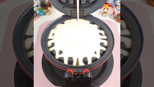 Waffle Iron vs Waffle 와플기계로 와플 만들기 #Shorts смотреть онлайн