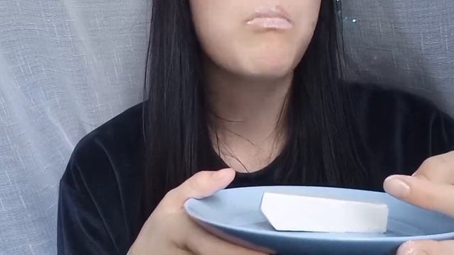 @hrustik_asmr asmr/пиленый мокрый/Украинка/Мокрый хруст #asmr #crunchy #chalk #chalkasmr смотреть онлайн