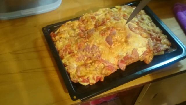Странная пицца смотреть онлайн