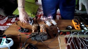 Резонансный трансформатор под нагрузкой. КПД 400 процентов.