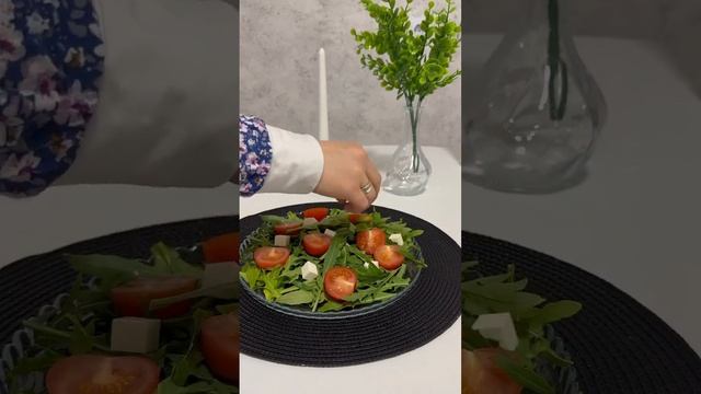 Салат с рукколой 😋 #food #пирог смотреть онлайн