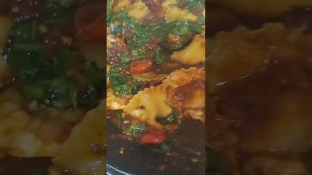#shortvideos#Ravioli Pasta#sundried tomato#Parsley смотреть онлайн