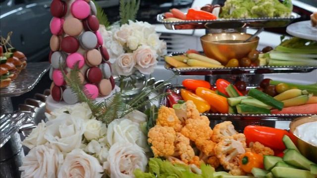 Ladybugz Catering - The Auto Vault смотреть онлайн