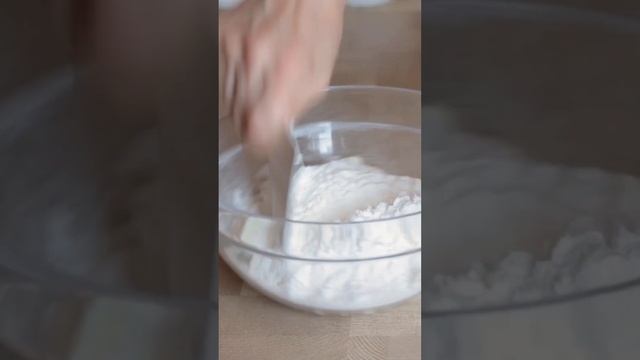 Каждое ЛЕТО Готовлю Этот Слоёный Пирог с Черешней и не надоедает! смотреть онлайн