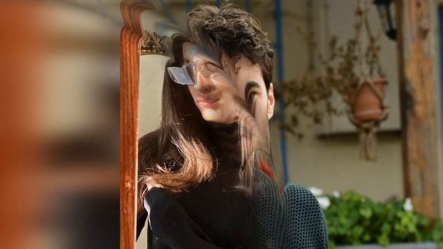 El regalo que emocionó a Akın Akınözü.Qué famoso actor le regaló un retrato de su madre? смотреть онлайн